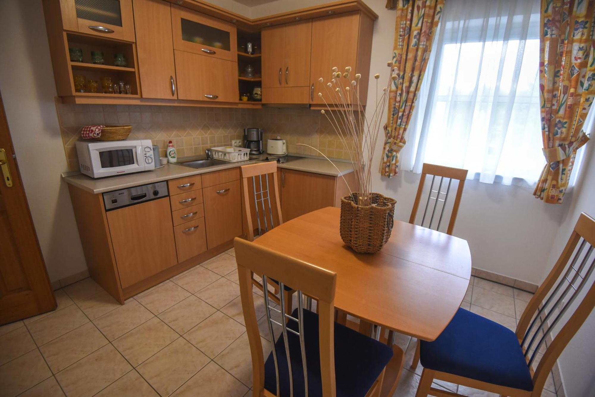Amore Apartmanhaz Siófok Exteriér fotografie